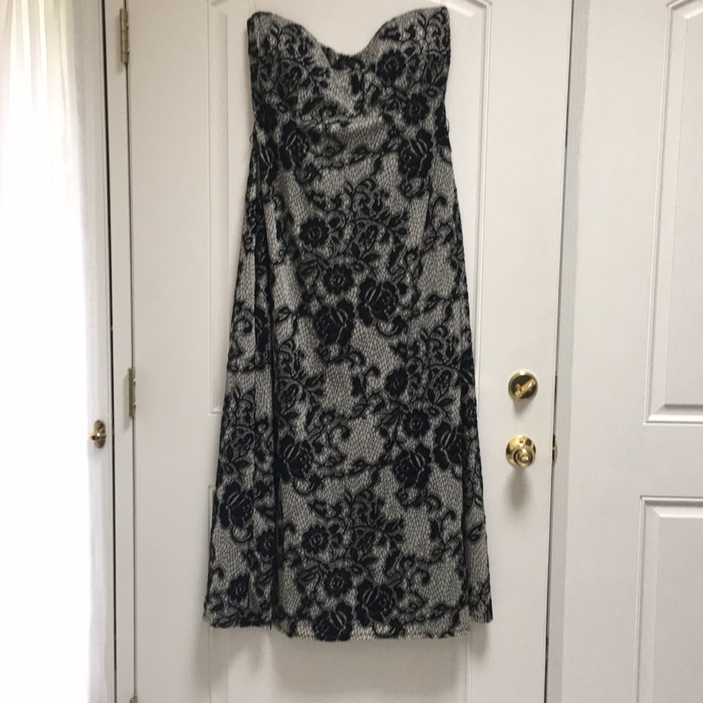 NWOT Beautiful Black and Silver Strapless Gown!